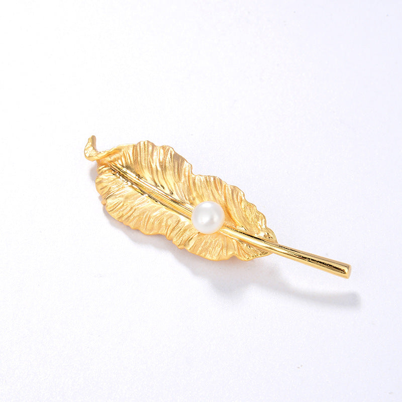 18k gold plated leaf pearl brooch