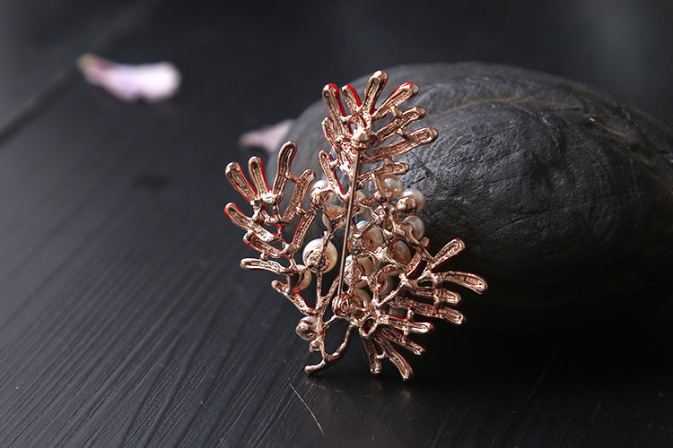 Natural sea bamboo red coral brooch