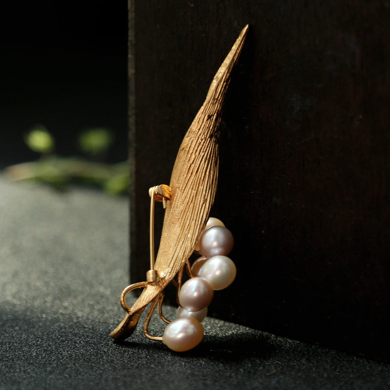 Gold plated natural pearl brooch temperament pendant