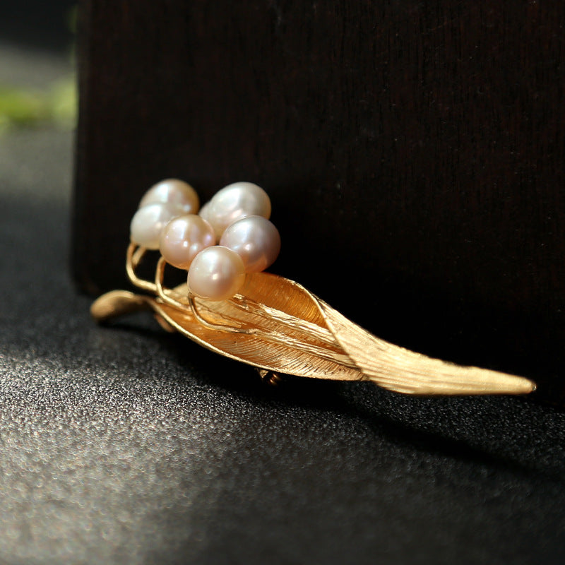 Gold plated natural pearl brooch temperament pendant