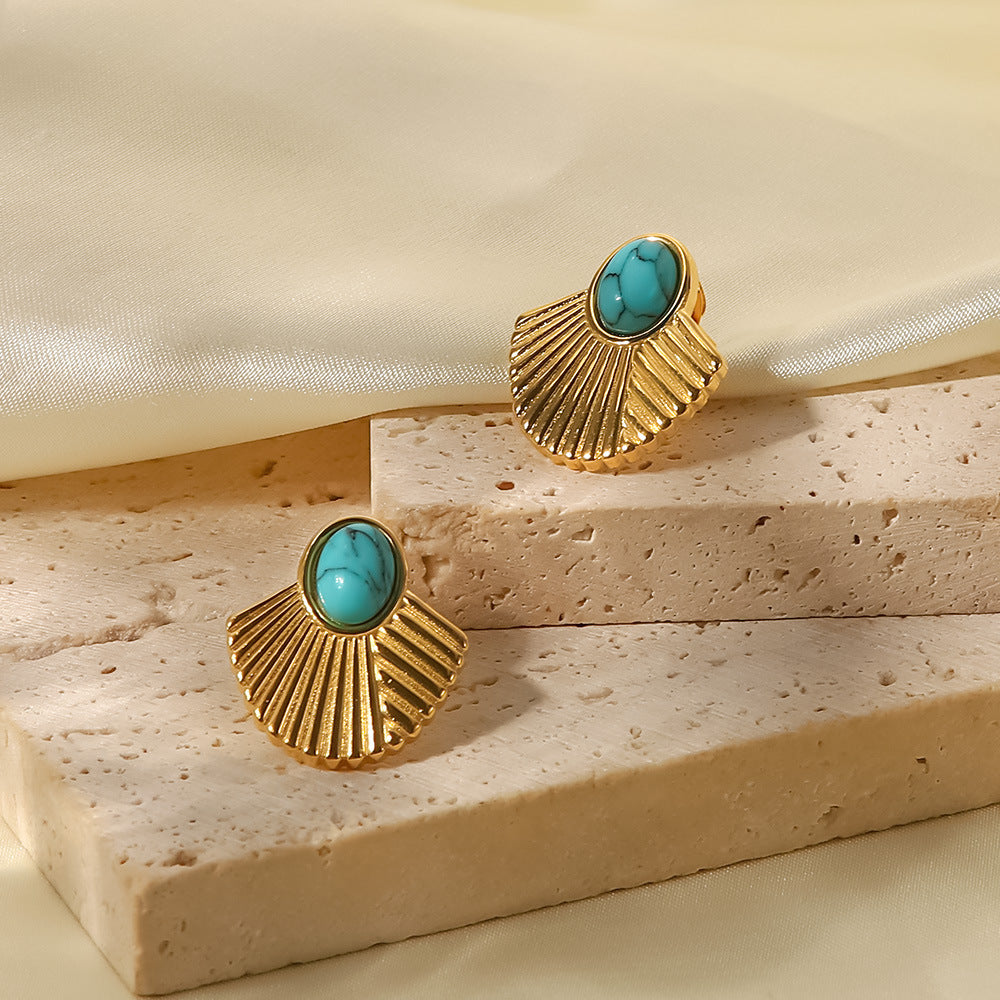 Gold-plated scallop earrings