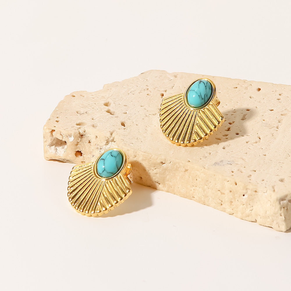 Gold-plated scallop earrings